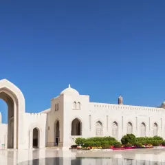 Wielki Meczet Sułtana Kabusa w Maskacie. Czy warto odwiedzić **Oman**? Zdecydowanie tak!