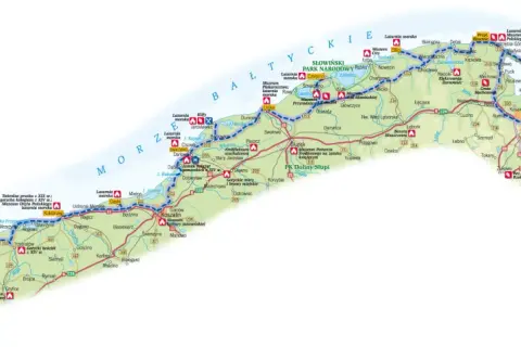 Mapa Polski z zaznaczonym szlakiem latarni morskich, prowadzącym przez malownicze wybrzeże Bałtyku.