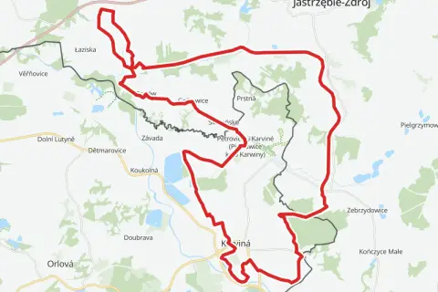 Trasa rowerowa Skoczów-Wisła okrąża Karwinę i Jastrzębie-Zdrój, prowadząc przez Łaziska i Dětmarovice.