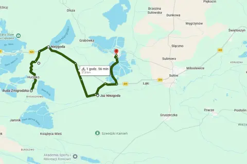 Trasa rowerowa przez malowniczą Dolinę Baryczy, wiodąca przez stawy i wsie, jak Niezgoda i Hucisko.