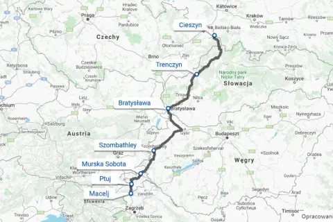Trasa Polska-Chorwacja samochodem przez Czechy, Słowację, Węgry, Słowenię. Widoczne miasta: Cieszyn, Trenczyn, Bratysława, Szombathely, Murska Sobota, Ptuj, Macelj, Zagrzeb.