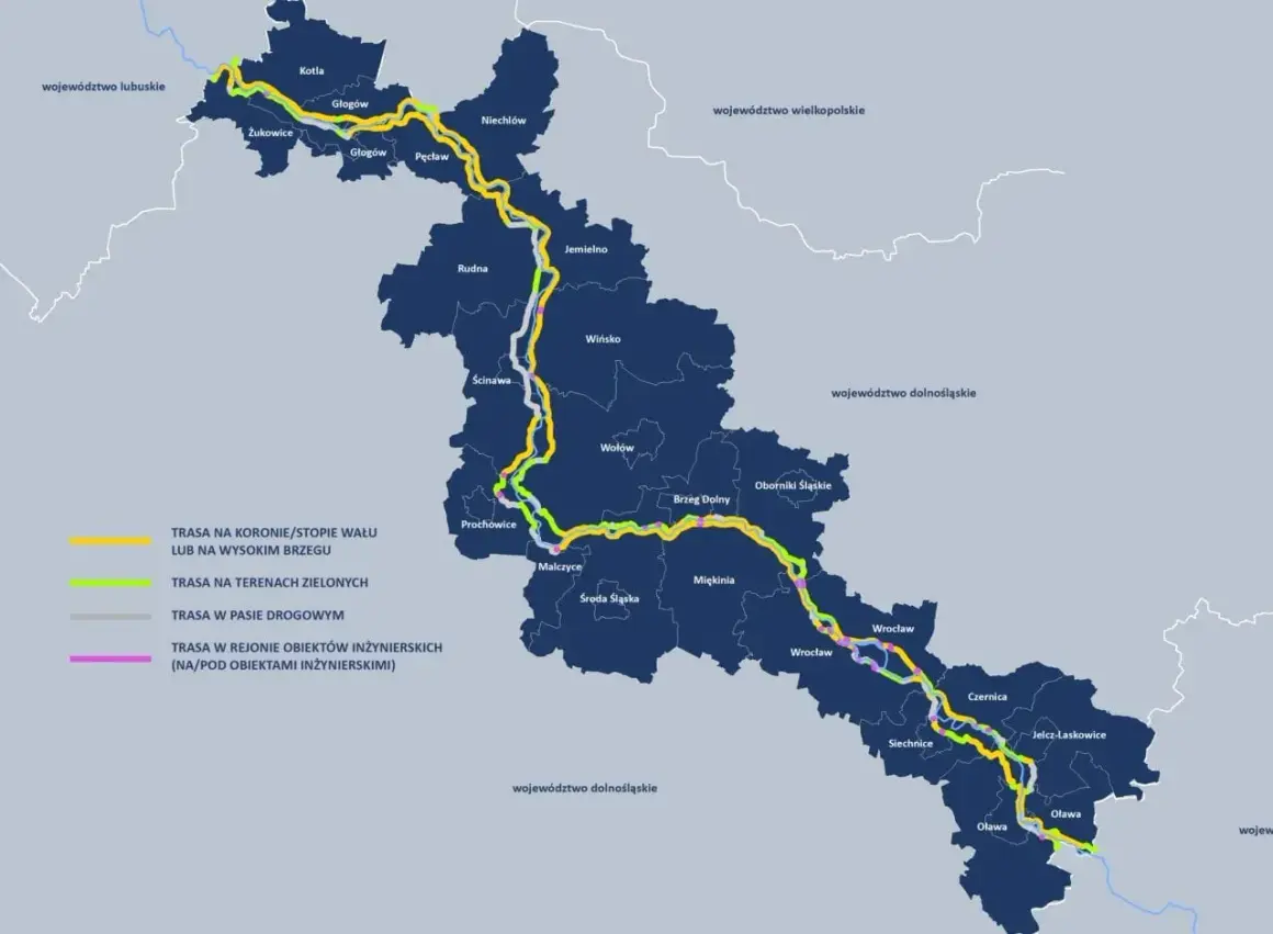 Mapa prezentująca przebieg wiślanej trasy rowerowej przez województwo dolnośląskie, z zaznaczonymi odcinkami na wałach, terenach zielonych i w pasie drogowym.